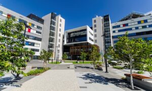 Exterior-gold-coast-university-hospital_130508_GCUH_01