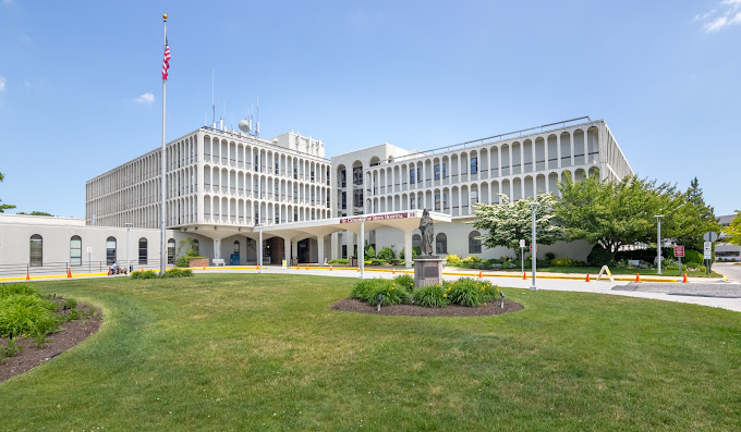 St-Catherine-of-Siena-Hospital-Doctor-Bookly3