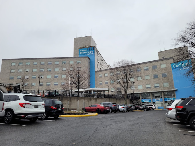 St.-Johns-Riverside-Hospital-Doctor-Bookly.jpg4_