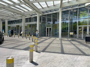 Shanghai-Jiahui-International-Hospital-doctor-bookly4