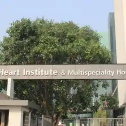 dr-maninder-jaura-urologist-bhatinda-urologist-doctors-0wlgfflnfd-250